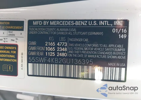 2016 Mercedes-Benz C 300 4Matic z USA, uszkodzony, nr VIN 55SWF4KB2GU136395